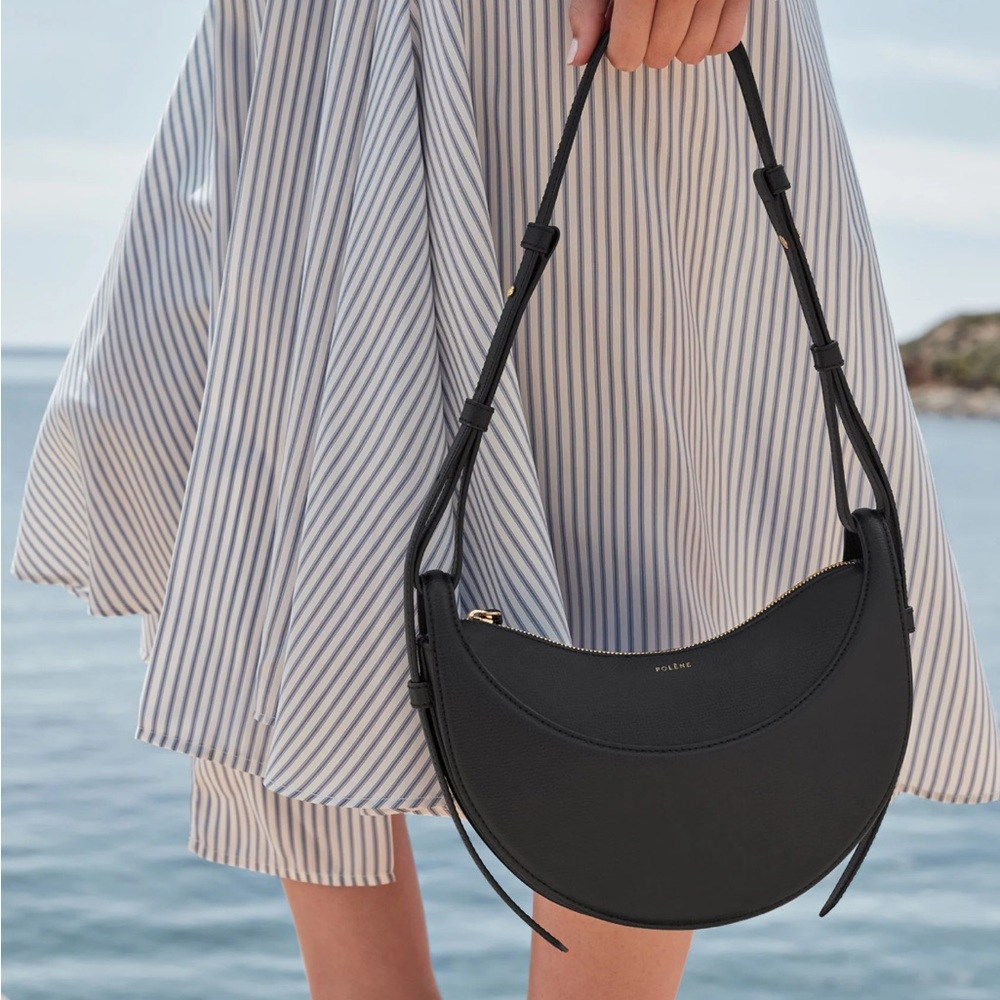Polene Numéro Dix
Monochrome Black Textured leather